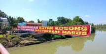 Pembentangan Baliho Raksasa, simbol Perlawanan Kotak kosong.