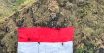 Mapala 45 Tegakkan Merah Putih di Tebing Bossolo