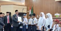 4.967 Siswa di Maros Terima Bantuan Seragam dan Uang Tunai dari Baznas, Total Capai Rp1 Miliar
